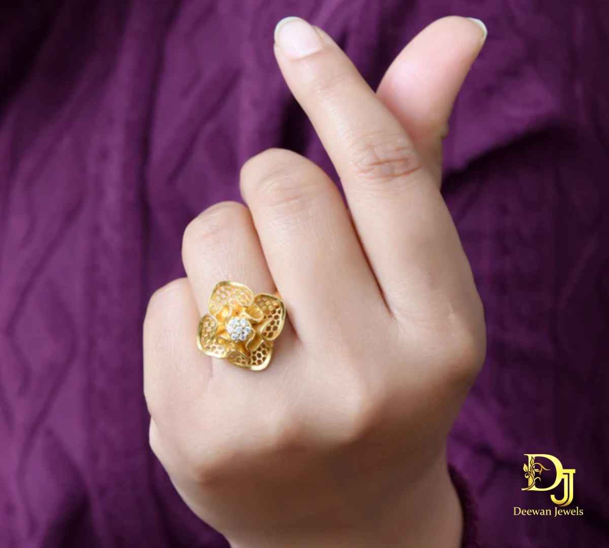 Lovely Design Gold Plated Ring for Ladies